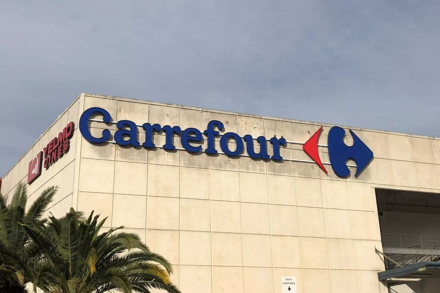 Una tienda de Carrefour / EUROPA PRESS