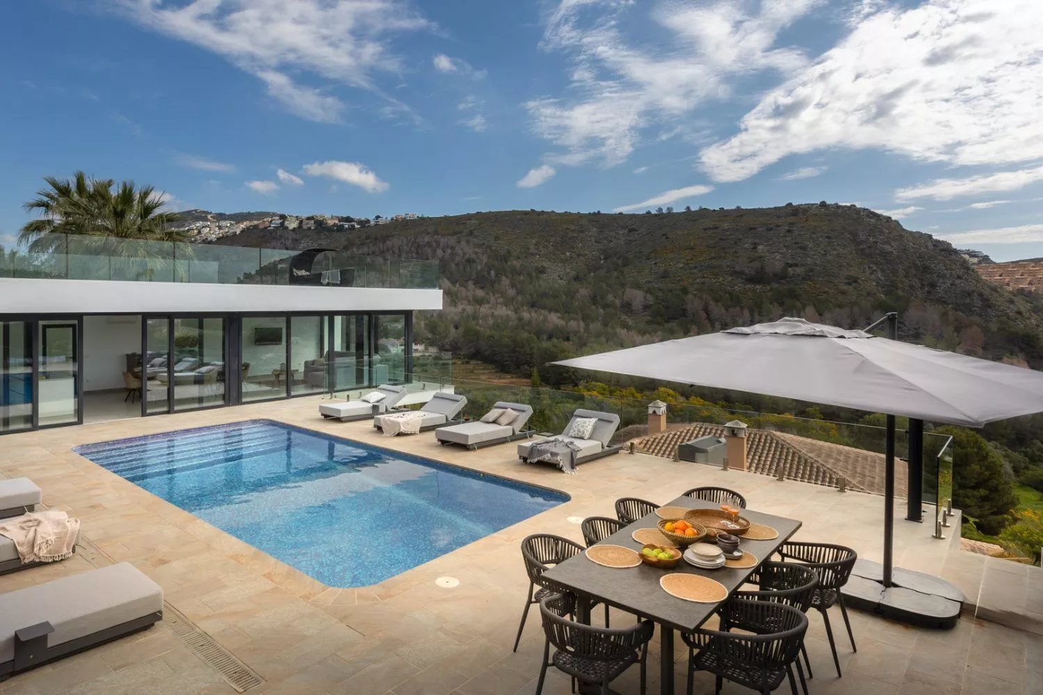 Villa Sea Happiness / Abahana Luxe villas
