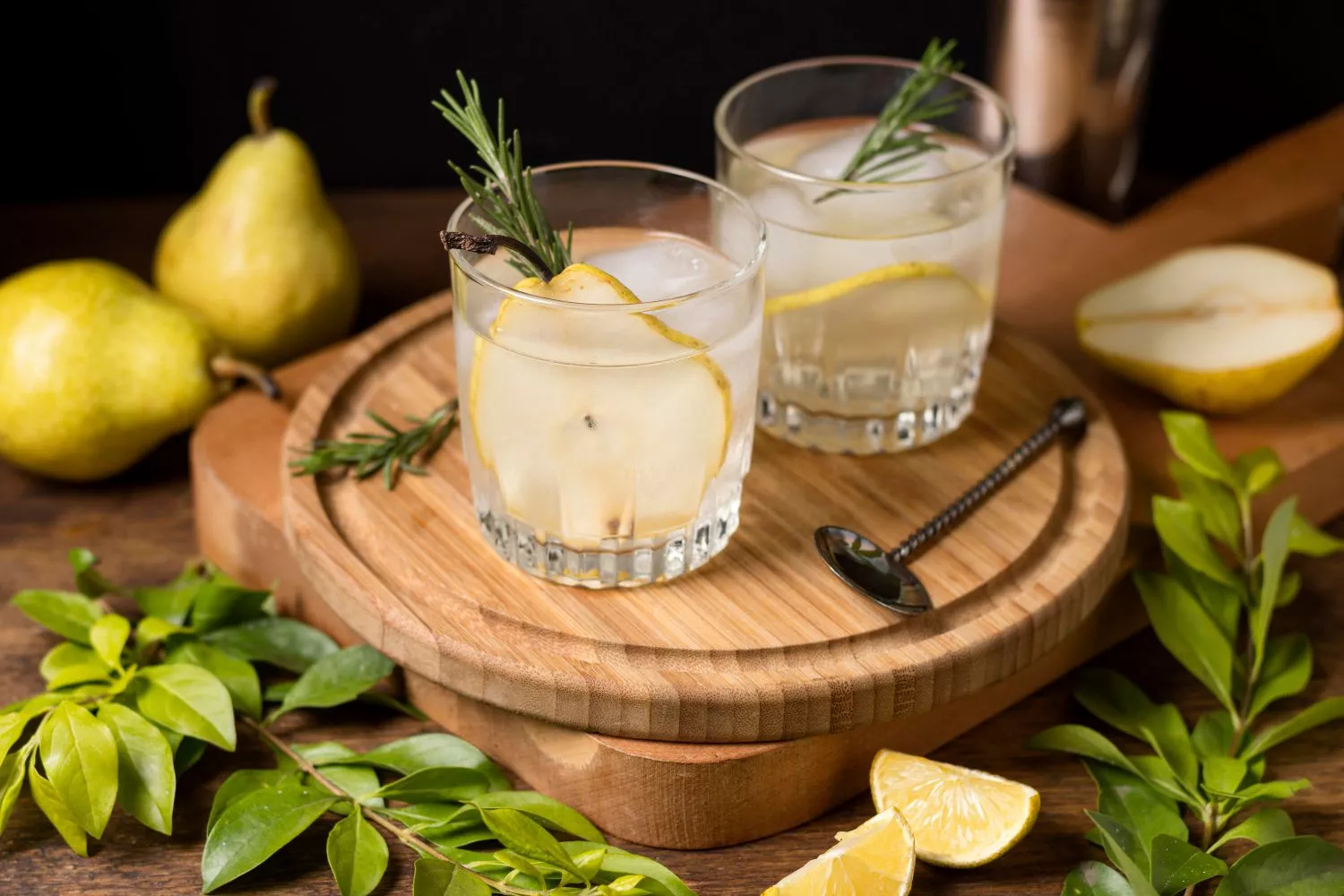 Dos vasos de un licor de hierbas / FREEPIK