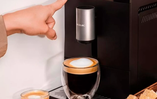 Una cafetera de la marca Una cafetera de la marca