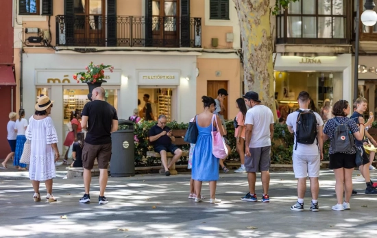 Varias personas en Palma de Mallorca / EUROPA PRESS - TOMAS MOYA Varias personas en Palma de Mallorca / EUROPA PRESS - TOMAS MOYA