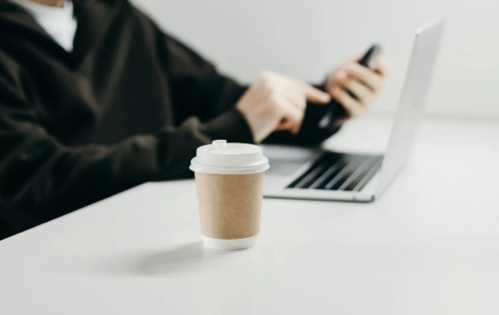Una persona en su puesto de trabajo / PEXELS Una persona en su puesto de trabajo / PEXELS