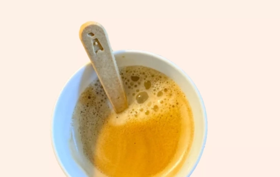 Una cuchara de la marca / VOILÀ