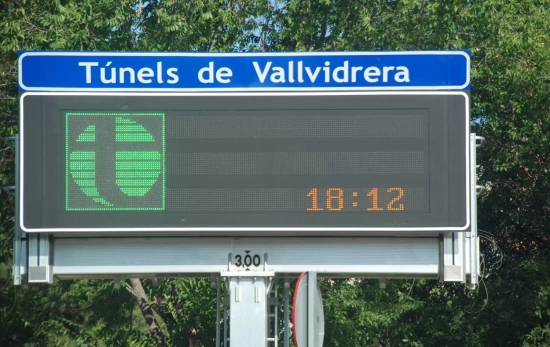 Señal de acceso a la autopista de Peaje de los Túneles de Vallvidrera, entre Sant Cugat del Vallès y Señal de acceso a la autopista de Peaje de los Túneles de Vallvidrera, entre Sant Cugat del Vallès y