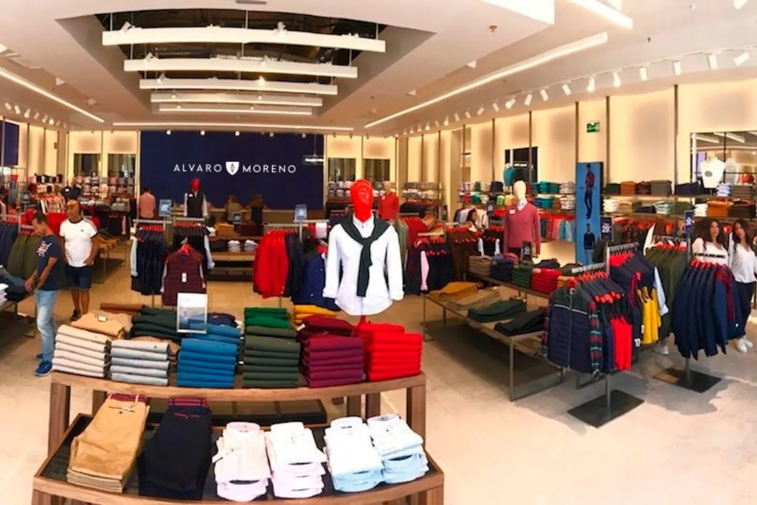 Una tienda de Álvaro Moreno / EP 