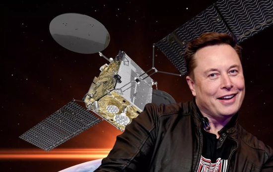Elon Musk y un satélite / Montaje CONSUMIDOR GLOBAL Elon Musk y un satélite / Montaje CONSUMIDOR GLOBAL