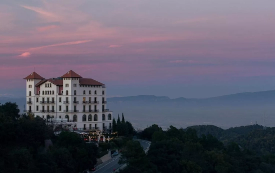 El Gran Hotel La Florida en lo alto del Tibidabo / GHLF El Gran Hotel La Florida en lo alto del Tibidabo / GHLF