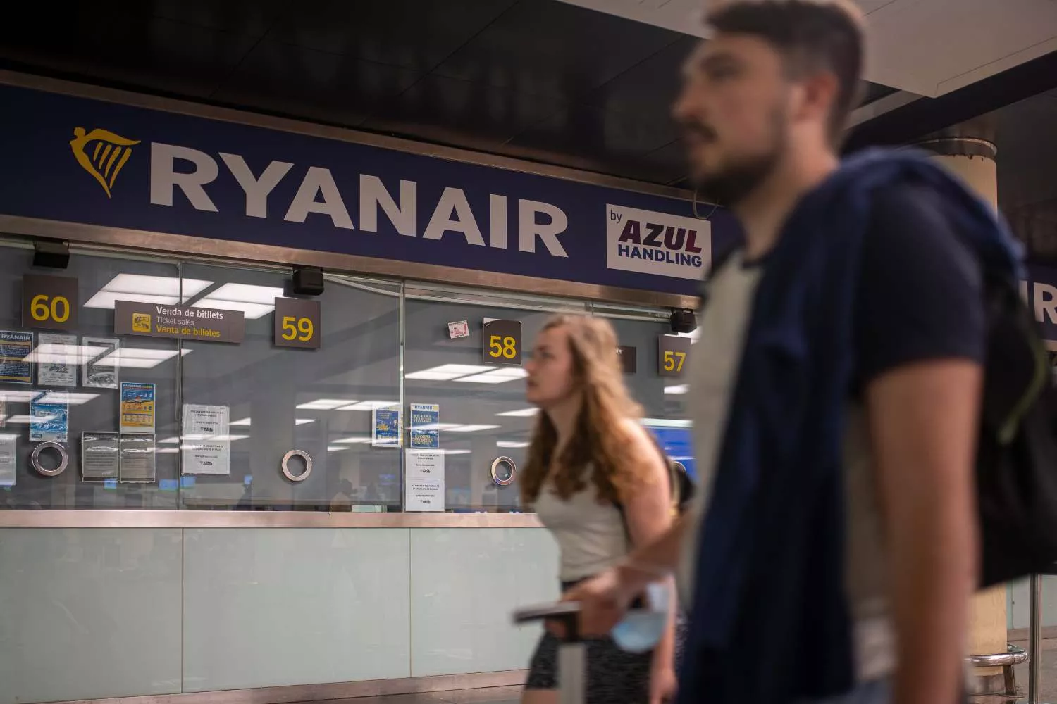 Ventanilla de Ryanair en el Aeropuerto Josep Tarradellas Barcelona-El Prat /  EP