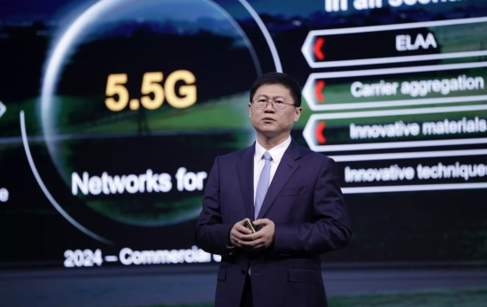 El presidente de ICT Sales & Service de Huawei, Peng Li, interviene durante una sesión del MWC de Barcelona / EUROPA PRESS - KIKE RINCON El presidente de ICT Sales & Service de Huawei, Peng Li, interviene durante una sesión del MWC de Barcelona / EUROPA PRESS - KIKE RINCON