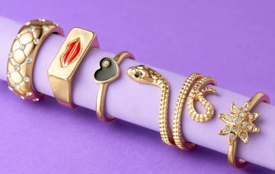 Dierentes anillos de la marca / CLAIRE'S Dierentes anillos de la marca / CLAIRE'S