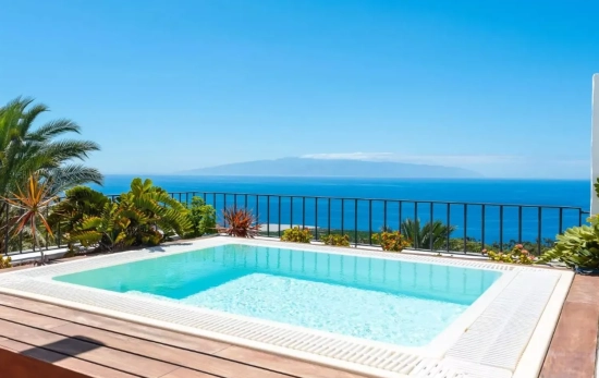 Vistas desde el hotel de lujo más antiguo de España / GRAN HOTEL TAORO