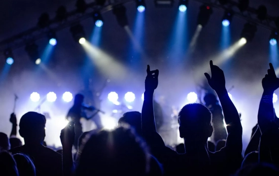 Varias personas en un concierto / PEXELS Varias personas en un concierto / PEXELS