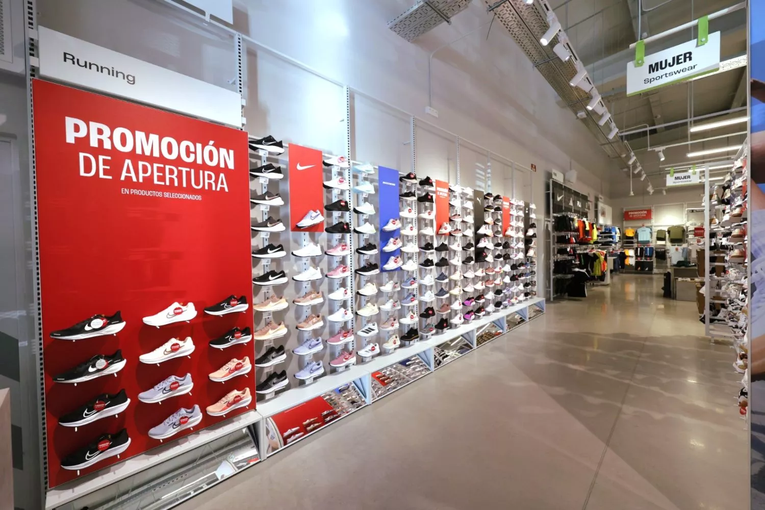 El interior de la tienda Sprinter inaugurada en Águilas (Murcia) / CEDIDA