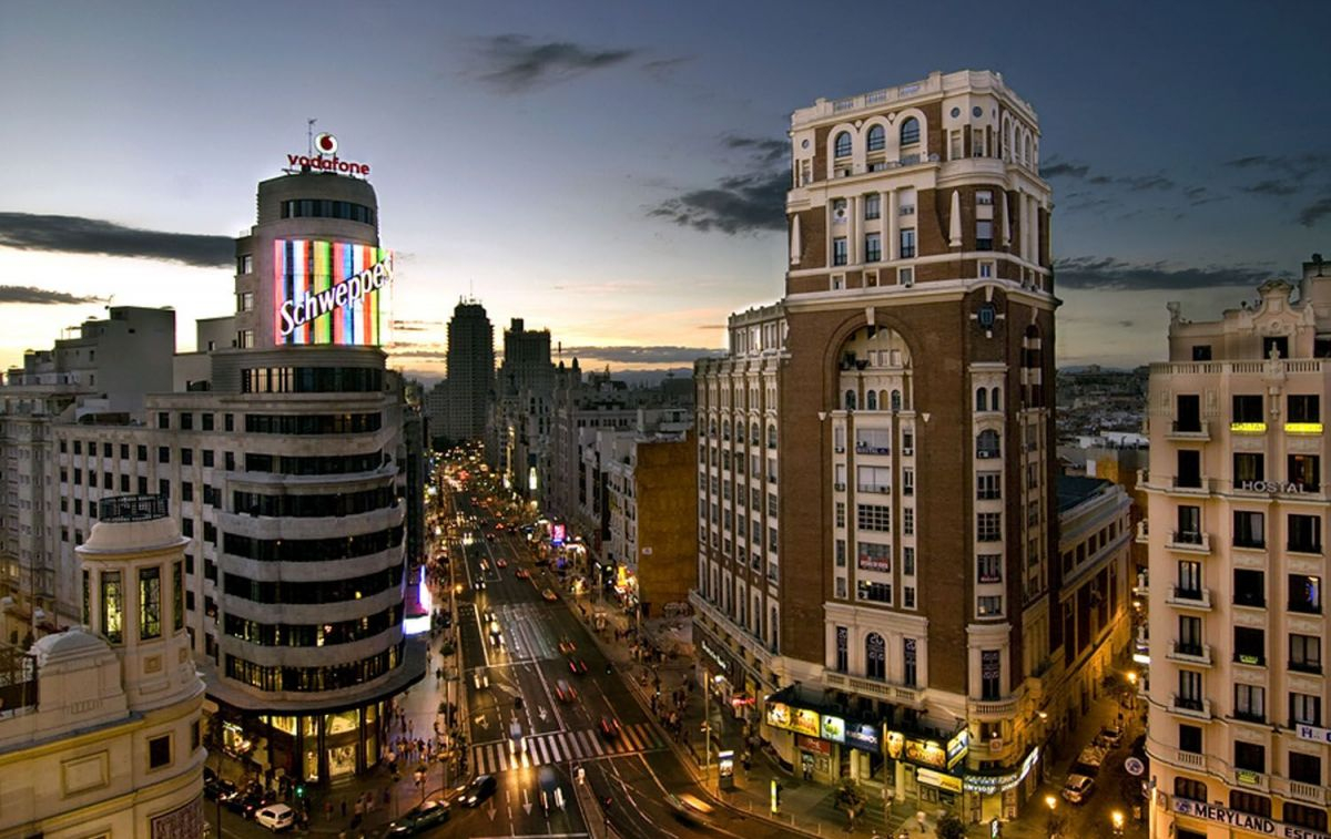 Gran Vía-Callao es una de las millas de oro de España en la que más tiendas y más compras se realizan / FLICKR