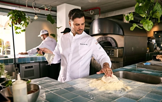 El chef italiano Pier Daniele Seu celebra en el W Ibiza el Ferragosto con sus pizzas / EP El chef italiano Pier Daniele Seu celebra en el W Ibiza el Ferragosto con sus pizzas / EP