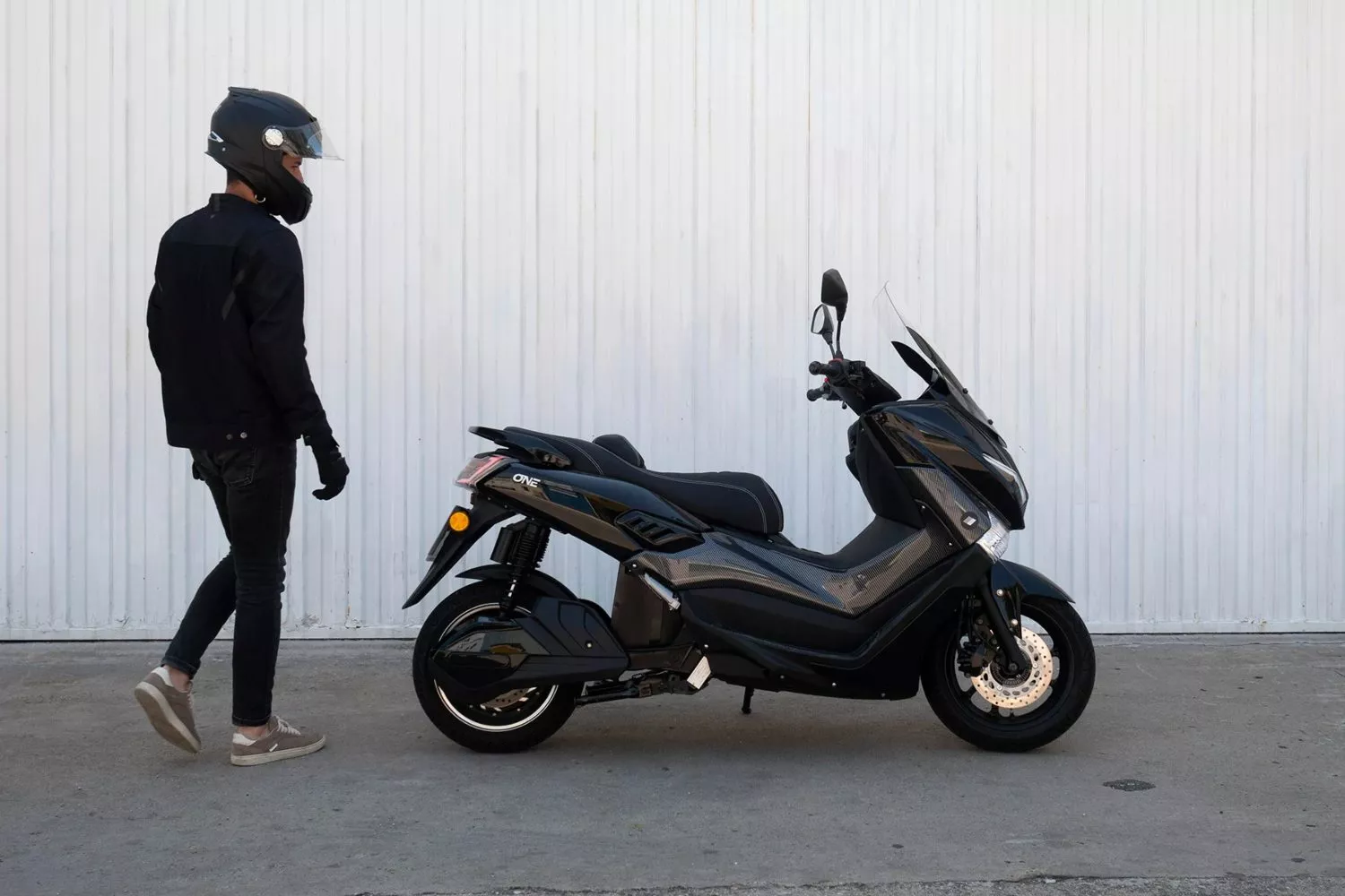 Una moto Velca One / Rhino Electric Motors