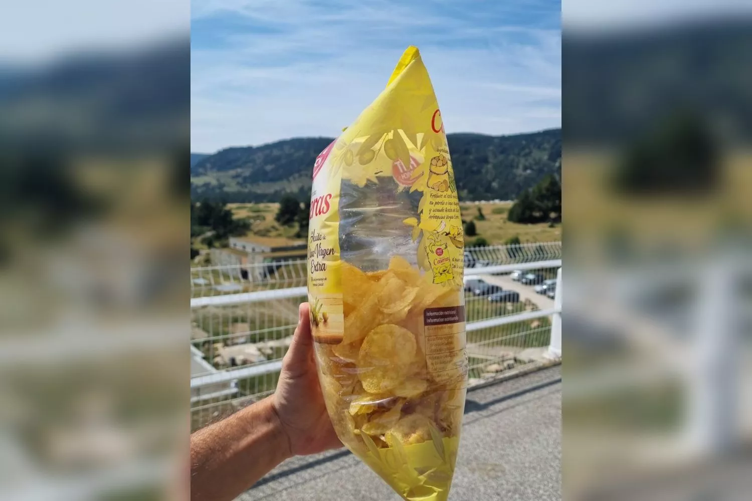 Bolsa de patatas fritas Frit Ravich medio vacía / CEDIDA