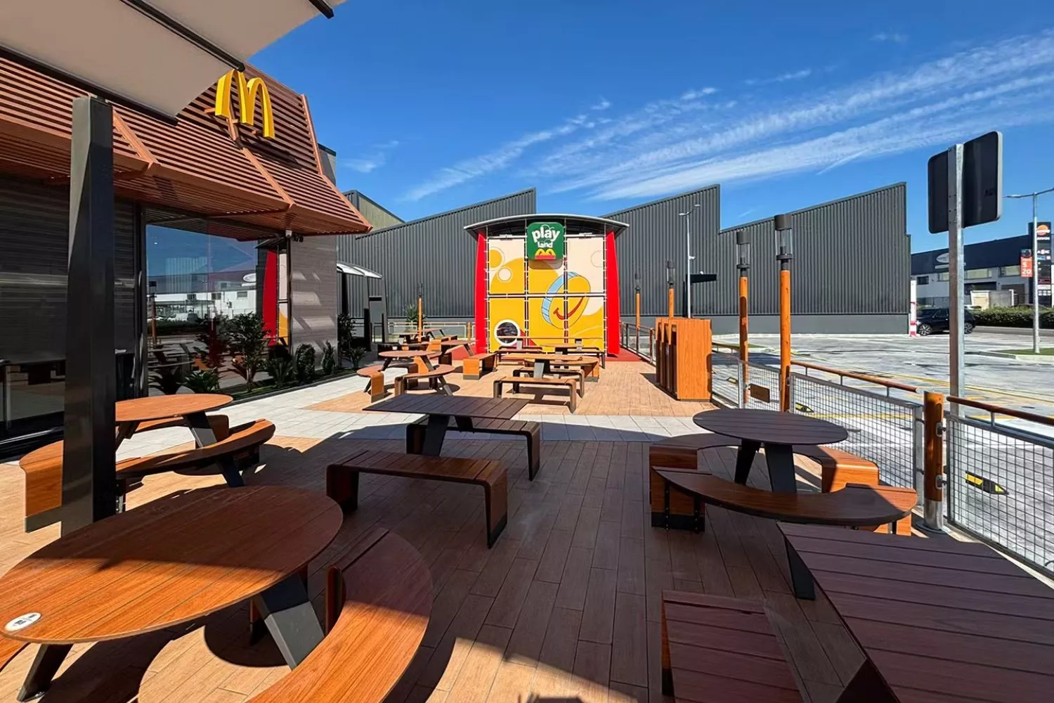 El nuevo establecimiento de McDonald's en Ciudadela, Menorca / MCDONALD'S