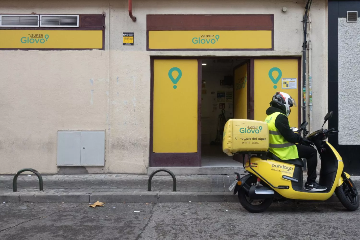 Un repartidor de Glovo / EUROPA PRESS