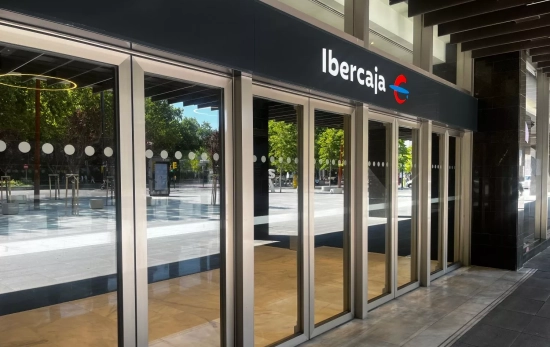 Uno de los accesos a la sede central de Ibercaja en Zaragoza EP Uno de los accesos a la sede central de Ibercaja en Zaragoza EP