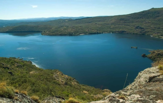 Lago de Sanabria (Zamora)/ animalesviajeros.es Lago de Sanabria (Zamora)/ animalesviajeros.es