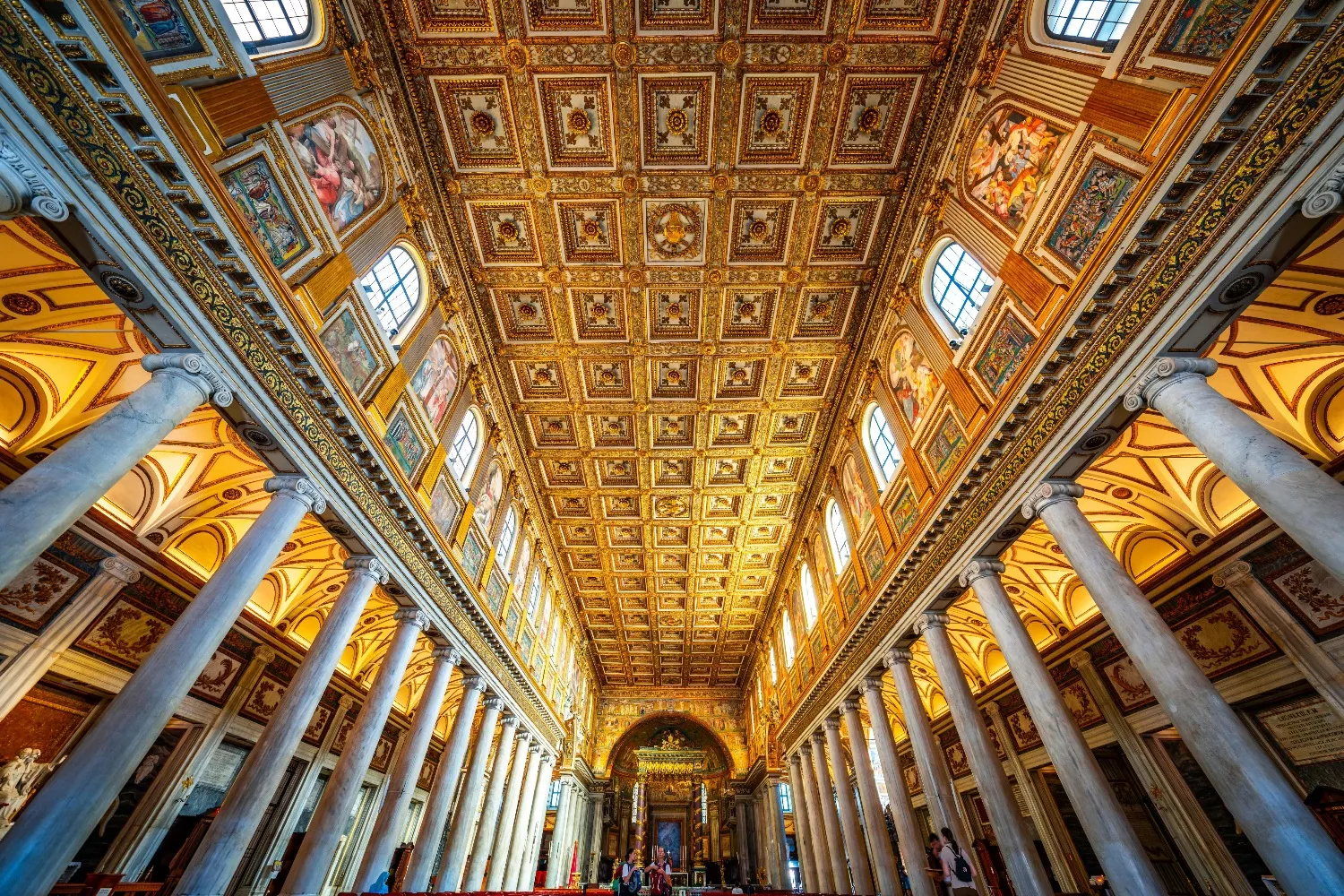 Interior de los Museos Vaticanos / PEXELS