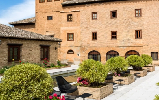 Terraza del restaurante del Parador de Granada/ PARADORES.ES Terraza del restaurante del Parador de Granada/ PARADORES.ES