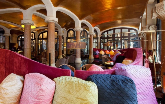 El salón principal del hotel Casa Fuster vacío / HOTELES CENTER El salón principal del hotel Casa Fuster vacío / HOTELES CENTER