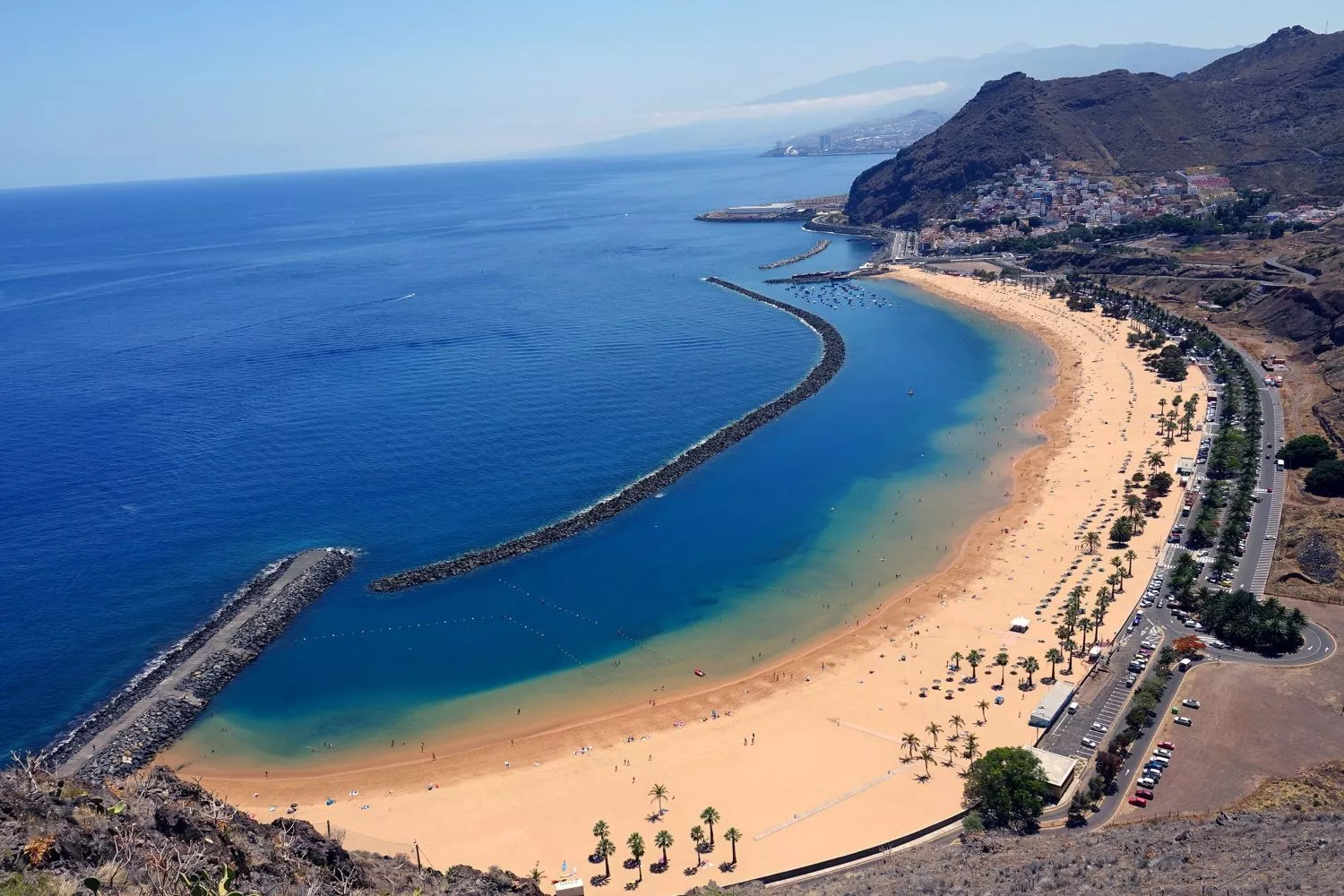 Playa de Las Teresitas de Tenerife, uno de los destinos que incluye Iberia en su promoción / EP