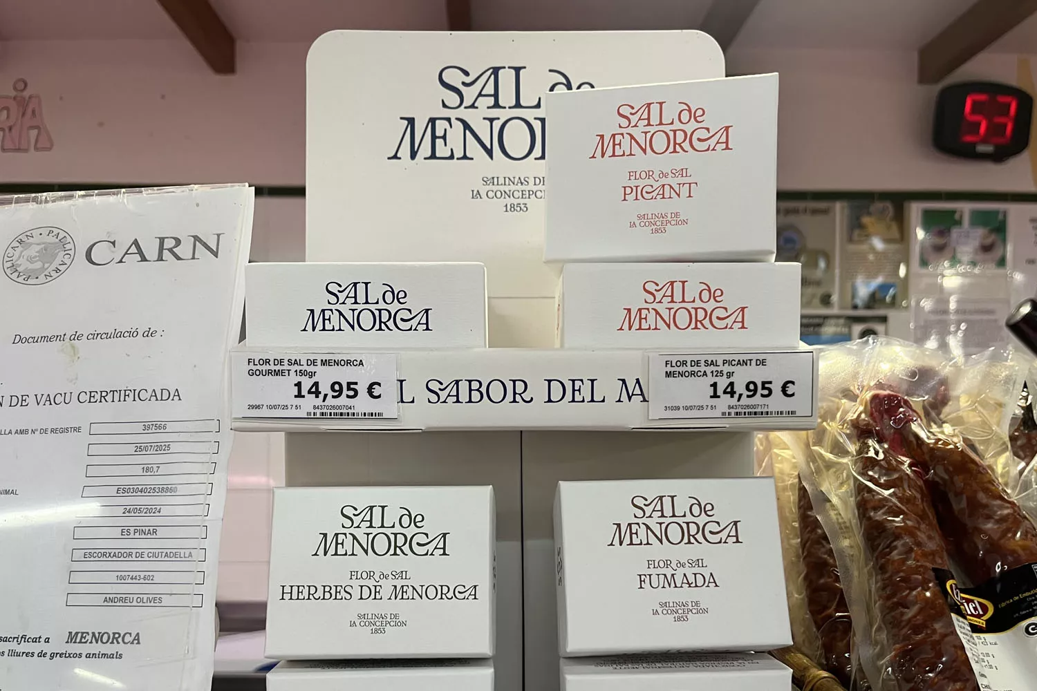 La sal de Menorca en un supermercado de la isla / TEO CAMINO