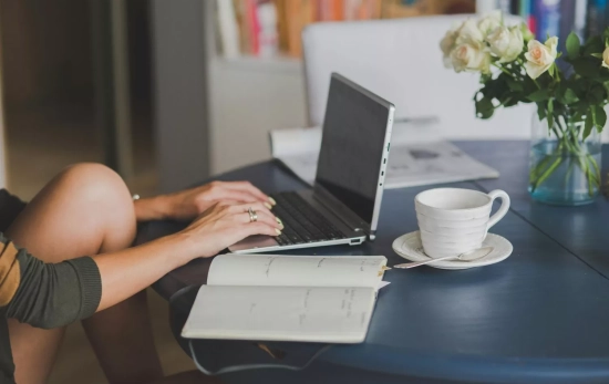 Una persona utiliza su ordenador / PEXELS Una persona utiliza su ordenador / PEXELS