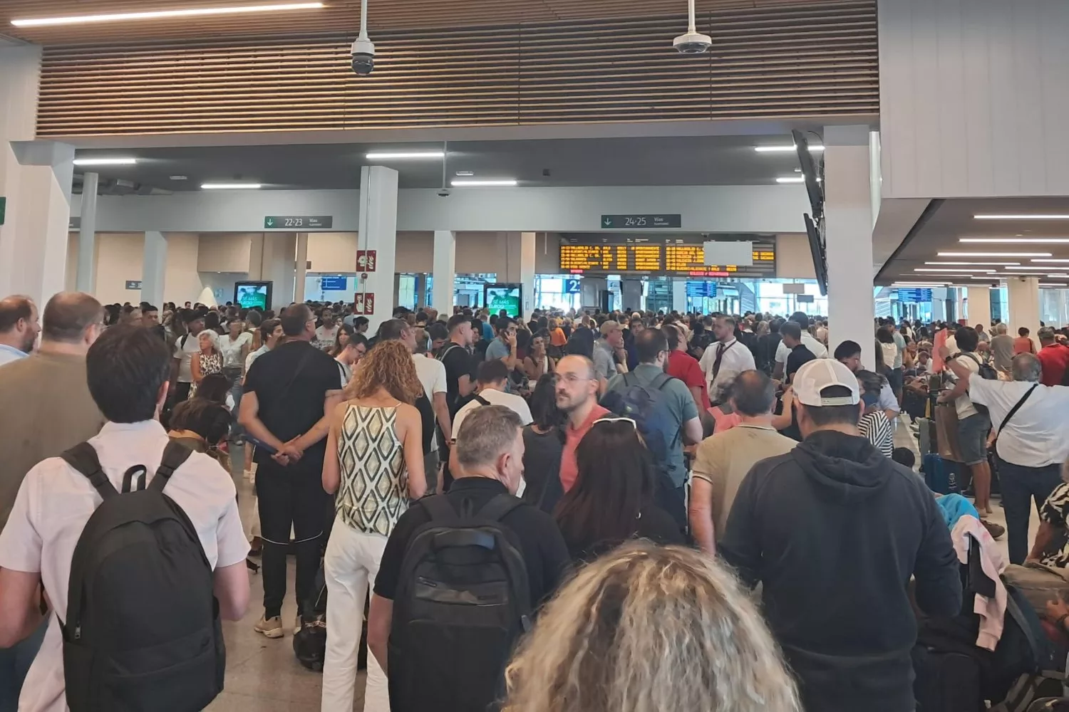 El caos en la estación de Chamartín / CG