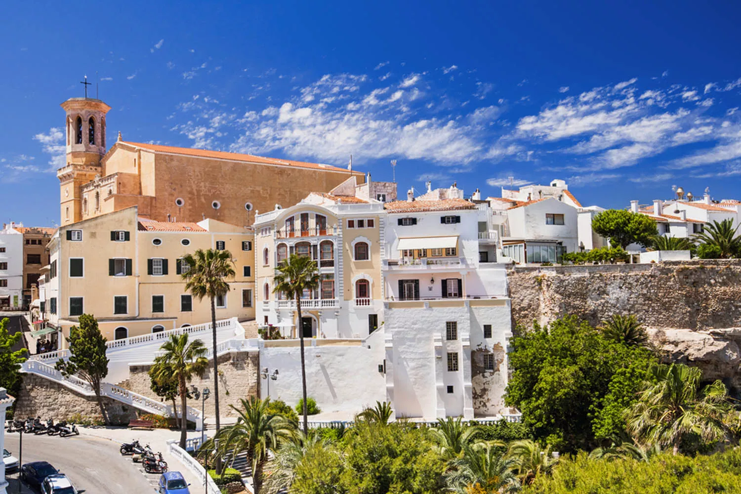 Casas del centro de Mahón, capital de Menorca / ISOLA DI MENORCA
