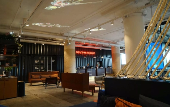 La recepción de un hotel / UNSPLASH La recepción de un hotel / UNSPLASH