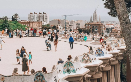 Turistas en Barcelona / UNSPLASH Turistas en Barcelona / UNSPLASH