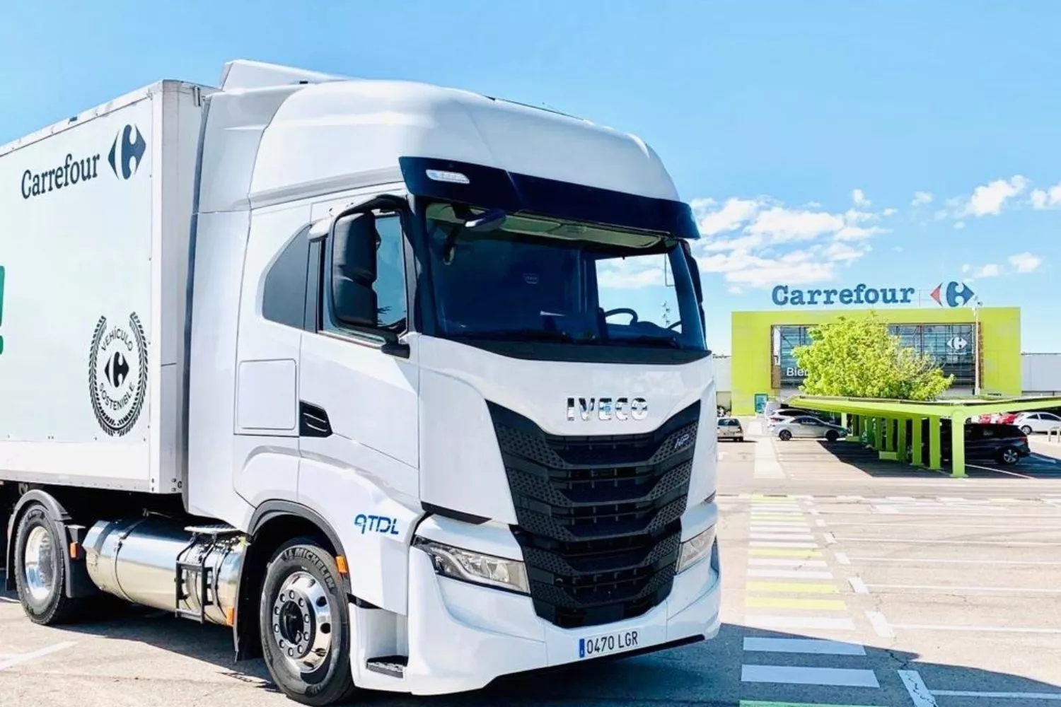 Un camión que transporta pedidos de Carrefour / CARREFOUR - EP
