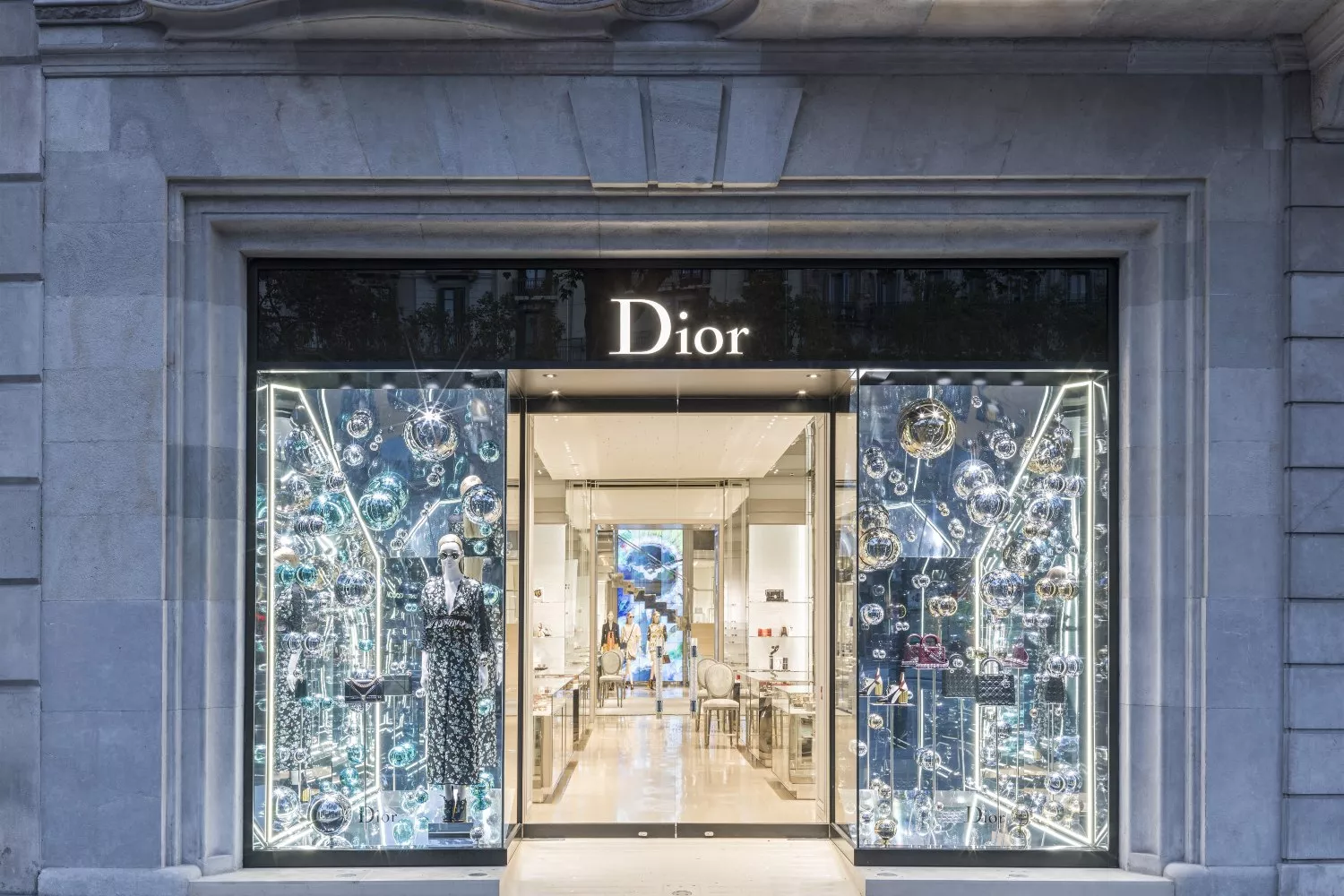 Una tienda de Dior / DIOR - EP
