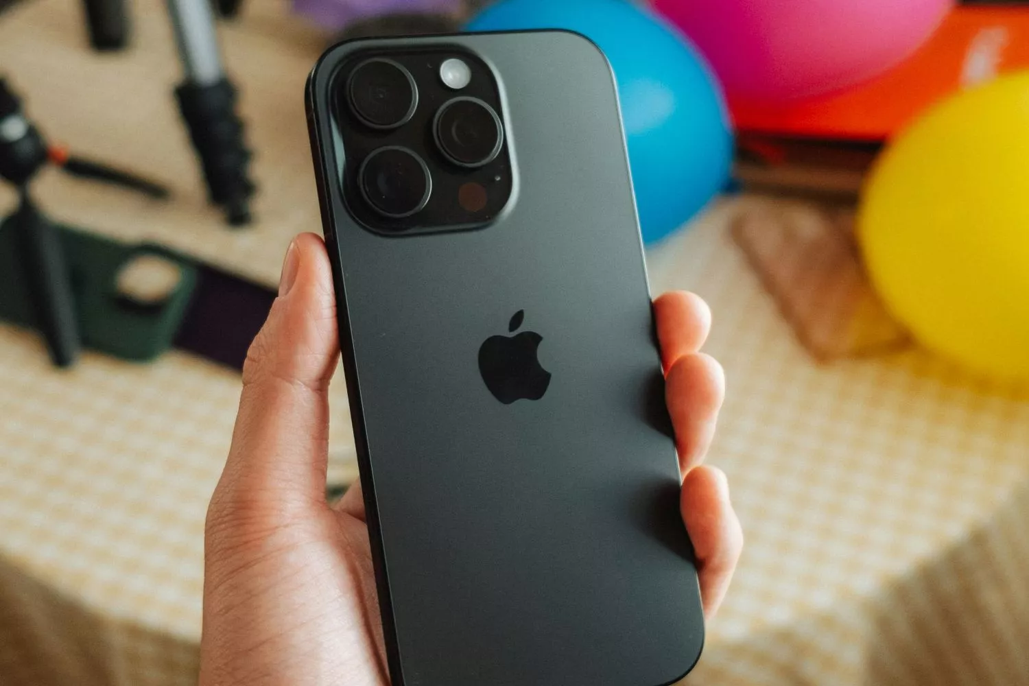 iPhone 15 Pro / CEDIDA