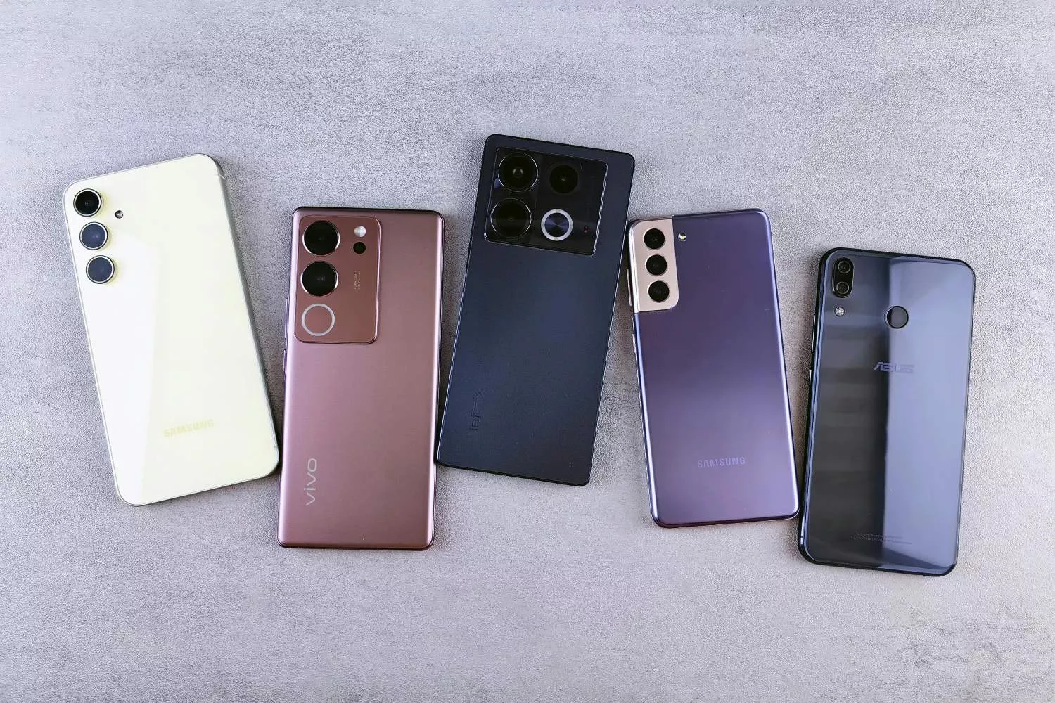 Distintos teléfonos móviles