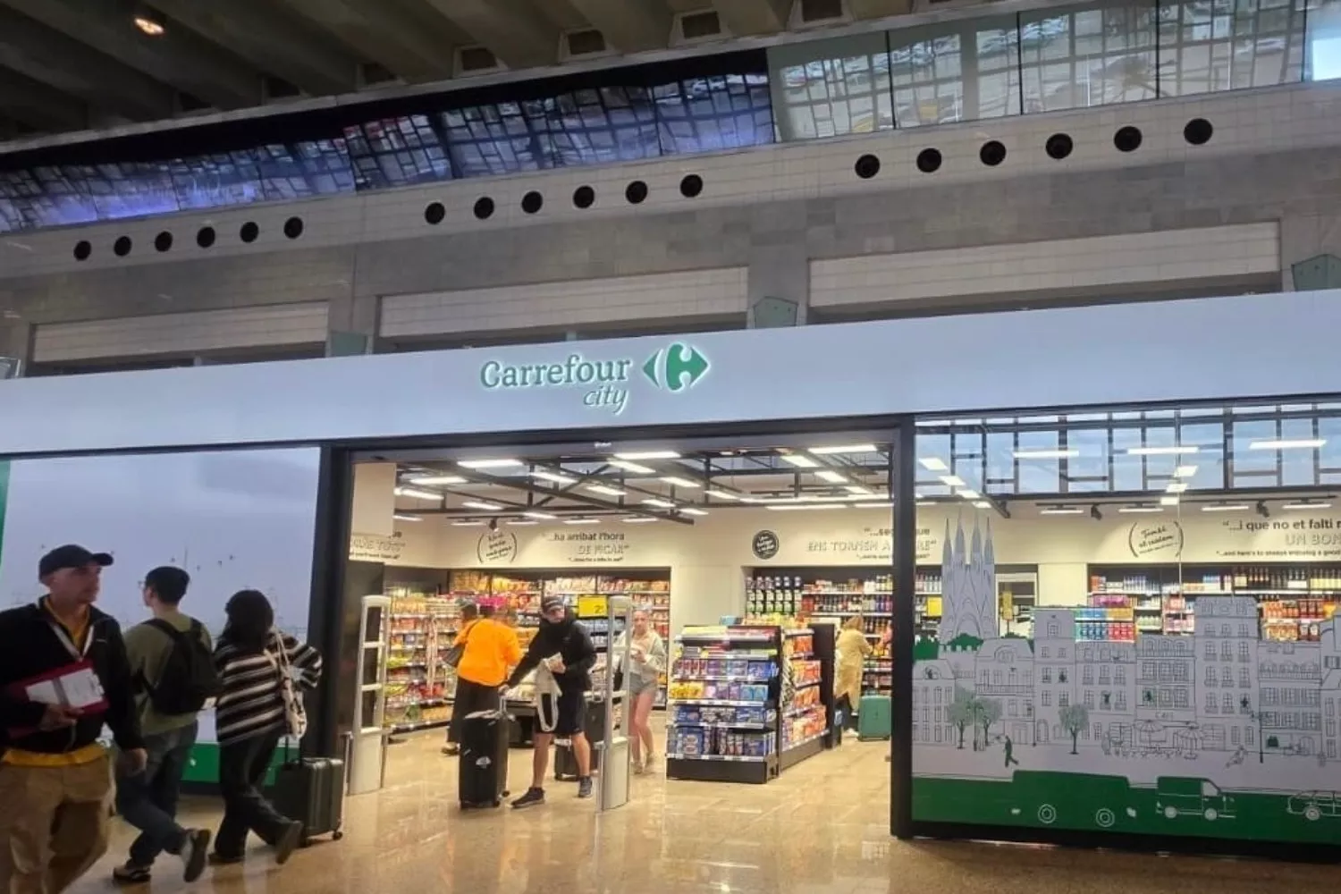 La tienda de Carrefour en un aeropuerto español CARREFOUR EP La tienda de Carrefour en un aeropuerto español CARREFOUR EP