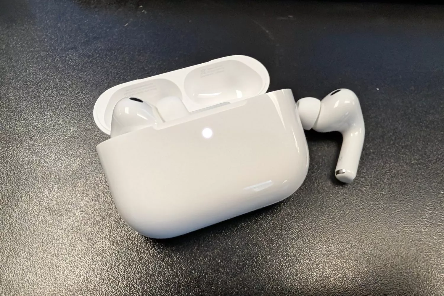 Fotografía que muestra los nuevos AirPods Pro 3   Sarah Yáñez Richards   EFE