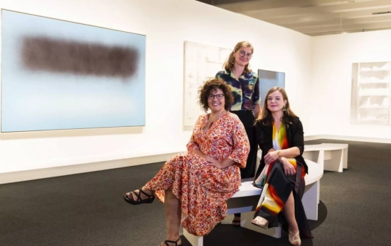 Las comisarias de la muestra, Isabel Fuentes, Claire Bernardi, y Emilia Philippot / FUNDACION LA CAIXA - © Máximo García Las comisarias de la muestra, Isabel Fuentes, Claire Bernardi, y Emilia Philippot / FUNDACION LA CAIXA - © Máximo García