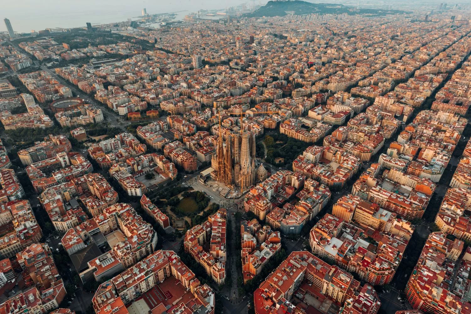 Una imagen panorámica de Barcelona / UNSPLASH