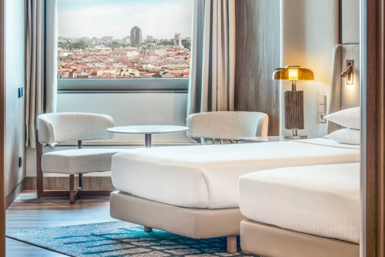 Una habitación del Hotel Princesa Plaza, uno de los hoteles más elegantes de Madrid / MARRIOT