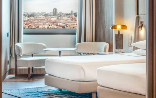 Una habitación del Hotel Princesa Plaza, uno de los hoteles más elegantes de Madrid / MARRIOT Una habitación del Hotel Princesa Plaza, uno de los hoteles más elegantes de Madrid / MARRIOT