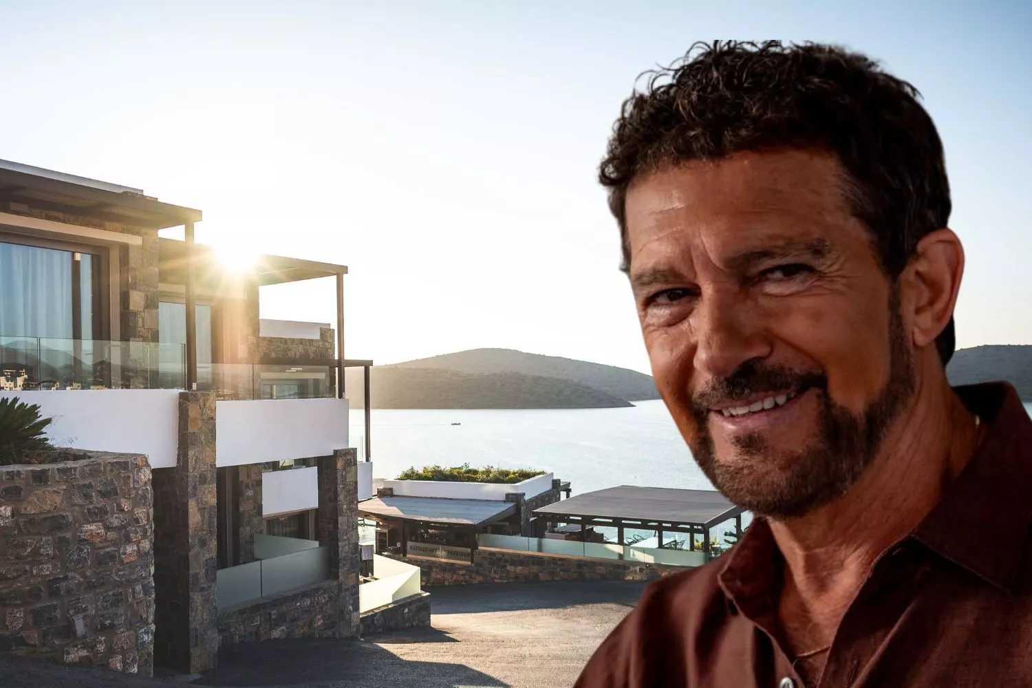 Antonio Banderas y una casa idílica / Montaje Consumidor Global