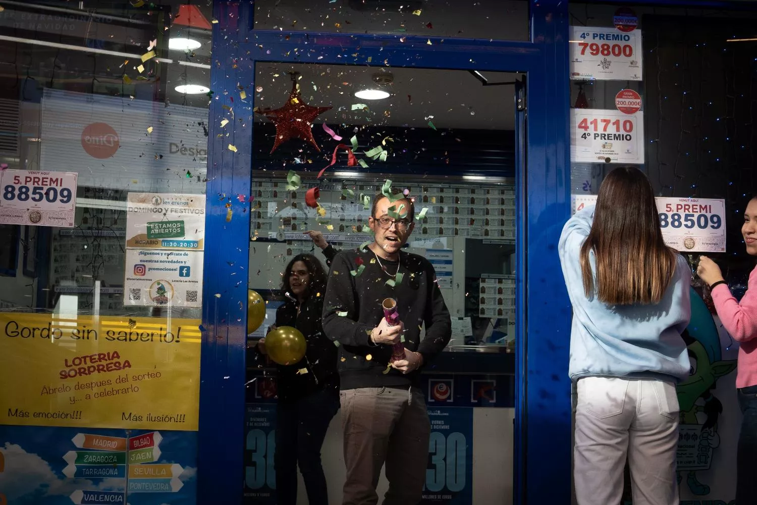 Una administración de Lotería situada en el centro comercial Las Arenas de Barcelona / EUROPA PRESS - DAVID ZORRAKINO