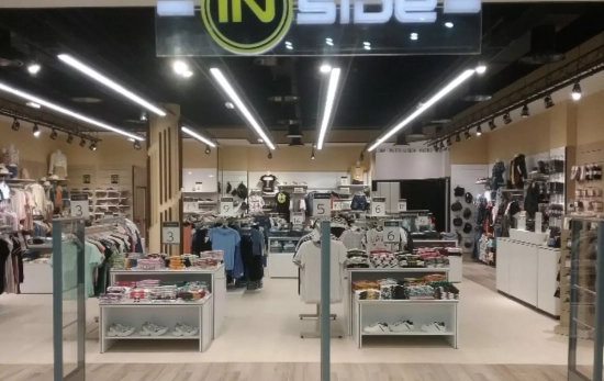 Una tienda de Inside / INSIDE - X Una tienda de Inside / INSIDE - X