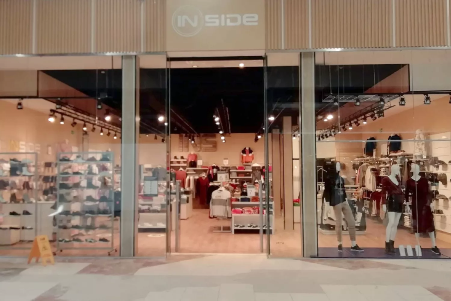 Una tienda de Inside en un centro comercial (1)