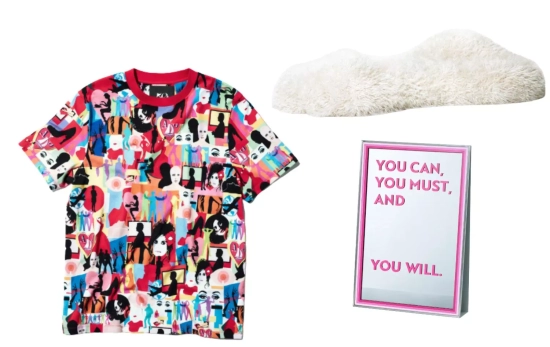 La camiseta de Pedro Alodóvar, el espejo de Robbie Williams y el puf-sofá de Rosalía/ ZARA La camiseta de Pedro Alodóvar, el espejo de Robbie Williams y el puf-sofá de Rosalía/ ZARA